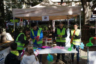Imágenes de la V edición de la Carrera Solidaria Navarra que recauda fondos para Anfas