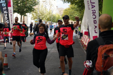 Imágenes de la V edición de la Carrera Solidaria Navarra que recauda fondos para Anfas
