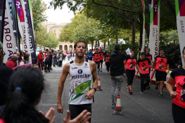 Imágenes de la V edición de la Carrera Solidaria Navarra que recauda fondos para Anfas