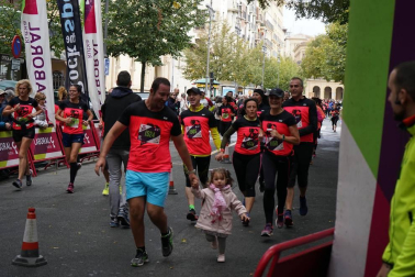 Imágenes de la V edición de la Carrera Solidaria Navarra que recauda fondos para Anfas
