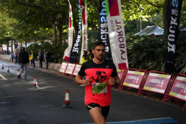 Imágenes de la V edición de la Carrera Solidaria Navarra que recauda fondos para Anfas