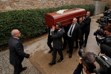 El funeral de la cantante, fallecida este sábado, ha congregado a personalidades del mundo de la política y la cultura