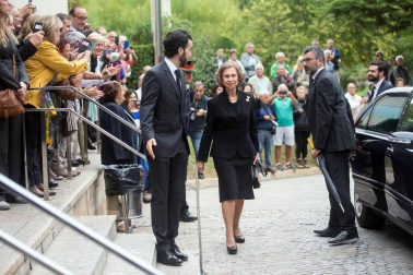 El funeral de la cantante, fallecida este sábado, ha congregado a personalidades del mundo de la política y la cultura