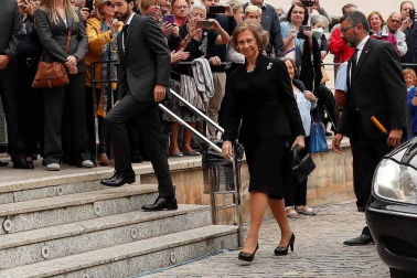 El funeral de la cantante, fallecida este sábado, ha congregado a personalidades del mundo de la política y la cultura