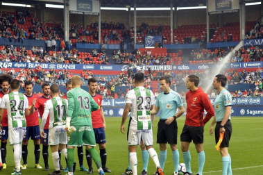 Fotos de la primera parte del partido.
