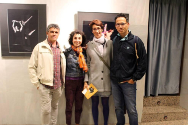 El Auditorio de Barañáin acogió una original propuesta de danza contemporánea en la que se invitó al público a reflexionar sobre la imagen de la masculinidad en la sociedad actual, bajo un título que ya daba alguna pista sobre su intención: 'La maldición de los hombres Malboro'. Una obra producida por la compañía Isabel Vázquez / Excéntrica Producciones & Elena Carrascal.