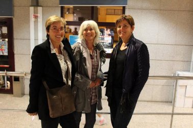 El Auditorio de Barañáin acogió una original propuesta de danza contemporánea en la que se invitó al público a reflexionar sobre la imagen de la masculinidad en la sociedad actual, bajo un título que ya daba alguna pista sobre su intención: 'La maldición de los hombres Malboro'. Una obra producida por la compañía Isabel Vázquez / Excéntrica Producciones & Elena Carrascal.