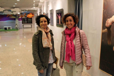 El Auditorio de Barañáin acogió una original propuesta de danza contemporánea en la que se invitó al público a reflexionar sobre la imagen de la masculinidad en la sociedad actual, bajo un título que ya daba alguna pista sobre su intención: 'La maldición de los hombres Malboro'. Una obra producida por la compañía Isabel Vázquez / Excéntrica Producciones & Elena Carrascal.
