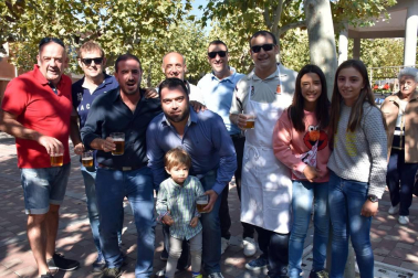 El 6 y 7 de octubre Cintruénigo celebró la XVII Fiesta de la gastronomía navarra, un evento en el que se ensalzan los productos típicos de esta tierra. ¡Click! acudió el sábado para dejar constancia de los dos eventos que dieron inicio a la programación: el II Festival de Cerveza Artesana de Cintruénigo y el concurso de tortilla de patatas.