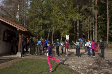 Fotos de la masiva afluencia de turistas en Irati durante el puente del Pilar