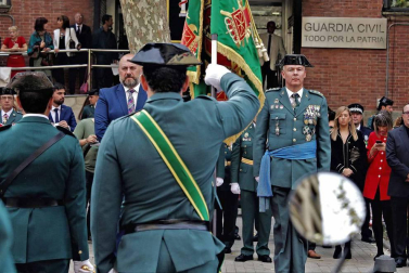 Fotos del día de la patrona de la Guardia Civil en Pamplona.