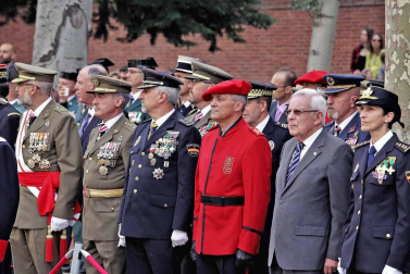Fotos del día de la patrona de la Guardia Civil en Pamplona.