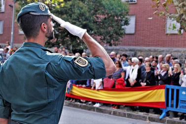 Fotos del día de la patrona de la Guardia Civil en Pamplona.