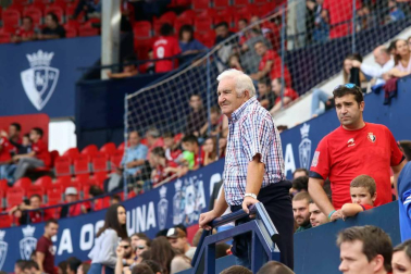 Imágenes del búscate en la grada del Osasuna-Córdoba.
