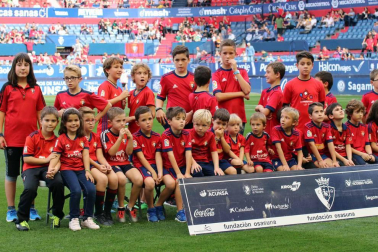 Imágenes del búscate en la grada del Osasuna-Córdoba.