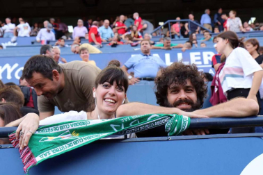 Imágenes del búscate en la grada del Osasuna-Córdoba.