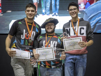 El XV Campeonato de España de Speedcubing tuvo lugar en el frontón de labrit, con 148 jugadores inscritos.