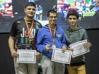 El XV Campeonato de España de Speedcubing tuvo lugar en el frontón de labrit, con 148 jugadores inscritos.