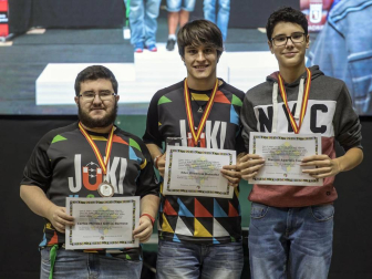 El XV Campeonato de España de Speedcubing tuvo lugar en el frontón de labrit, con 148 jugadores inscritos.
