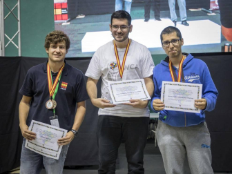 El XV Campeonato de España de Speedcubing tuvo lugar en el frontón de labrit, con 148 jugadores inscritos.