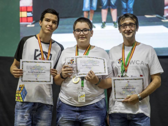 El XV Campeonato de España de Speedcubing tuvo lugar en el frontón de labrit, con 148 jugadores inscritos.