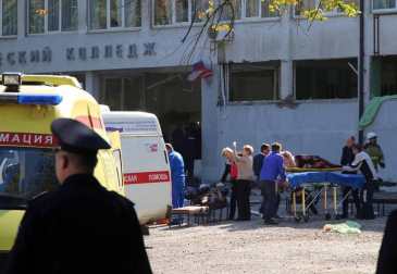 Al menos 18 personas han muerto y alrededor de cuarenta están heridas. El autor del ataque ha sido un estudiante de 18 años, que se ha suicidado tras el ataque