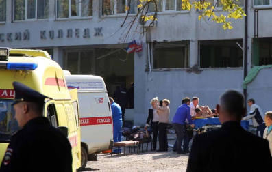 Al menos 18 personas han muerto y alrededor de cuarenta están heridas. El autor del ataque ha sido un estudiante de 18 años, que se ha suicidado tras el ataque