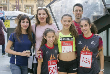 La carrera popular 5k-10k Estella Lizarra regresó el sábado 13 de octubre a la ciudad del Ega para celebrar su sexta edición. Este año, además, la prueba sirvió para decidir los campeonatos navarros de ambas distancias. Organizada por el Club Atlético Iranzu, esta carrera está homologada por la Real Federación Española de Atletismo.