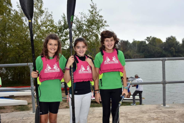 El sábado 13 de octubre se celebró en Tudela el VII Memorial de piragüismo Merche Marín. Organizada por el Club de Piragüismo Team Mámol, la cita reunió a piragüistas de Navarra y comunidades vecinas en el embarcadero Merche Marín para la disputa de pruebas en categorías alevín, benjamín e infantil.