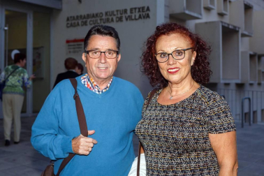 La compañía local de teatro amateur El Bardo volvió a llevar a los escenarios la comedia de Shakespeare 'Mucho ruido y pocas nueces' que tuvo un exitoso estreno allá por el mes de marzo. La Casa de Cultura de Villava se volvió a llenar para disfrutar de esta disparatada historia que, tal y como explican desde la organización, “pone de relieve el daño que puede causar dar credibilidad a cotilleos, rumores y comentarios no contrastados, un tema de extrema actualidad en estos tiempos de las fake news”.