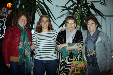 El 11 de octubre la Casa de Cultura de Olite acogió la propuesta 'La tierra de Alvargonzález', basada en el poema de Antonio Machado. Enrique Jiménez y Claudia Molina fueron los encargados de subir al escenario las estrofas de este poeta, para lo que contaron también con la colaboración de Maite Rey, Ascen Rada y Tarsicio Rey.