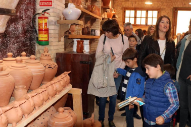 Animación, colorido y fiesta en la celebración del centro de la capital ribera, celebrado este sábado 20 de octubre.