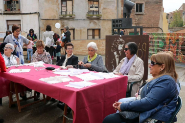 Animación, colorido y fiesta en la celebración del centro de la capital ribera, celebrado este sábado 20 de octubre.