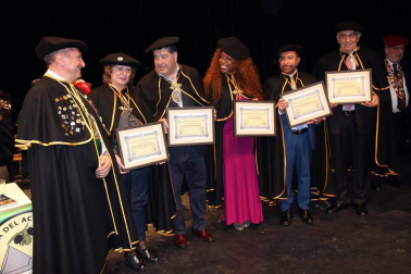 La localidad ribera acogió este sábado, 20 de octubre, la reunión anual de los cofrades.