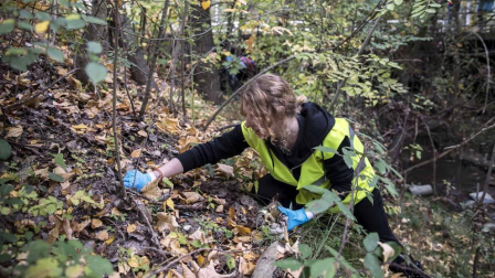 Más de 120 voluntarios y voluntarias se han congregado este sábado para participar en la limpieza del río Sadar
