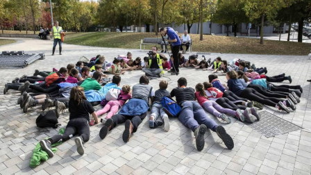 Más de 120 voluntarios y voluntarias se han congregado este sábado para participar en la limpieza del río Sadar