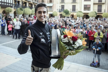 La localidad del deportista se volcó en la celebración del título de campeón de TCR Europe.