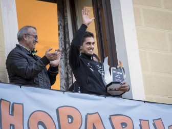 La localidad del deportista se volcó en la celebración del título de campeón de TCR Europe.