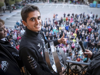 La localidad del deportista se volcó en la celebración del título de campeón de TCR Europe.