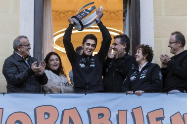 La localidad del deportista se volcó en la celebración del título de campeón de TCR Europe.