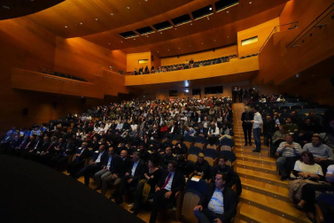 En directo: presentación de los cinco proyectos de reforma completa de El Sadar