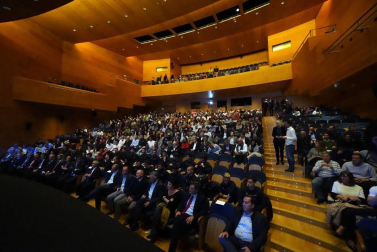 El Museo Universidad de Navarra acogió este miércoles, 24 de octubre, la gala de presentación de los cinco proyectos que aspiran a realizar la reforma de El Sadar.