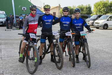 La Peña ciclista Luquin puso de nuevo en marcha su XXIV Trofeo, dedicado desde hace 19 años a la memoria de Jesús Urra. Ciclistas de diferentes edades, tanto en categoría masculina como femenina, se dieron cita en esta localidad para recorrer a dos ruedas los diferentes recorridos y distancias preparados por los organizadores.