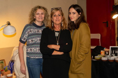 Ame&Art Market, el festival de diseño independiente, arte, música y gastronomía, regresó a la Plaza de Toros de Pamplona el fin de semana del 20 y 21 de octubre. Un evento en el que se reunieron más de 60 marcas y diseños independientes y donde se pudo disfrutar también de la mejor gastronomía, conciertos, DJs, zona infantil, etc. Además, en esta edición también se pudo visitar una galería de arte de varios artistas locales.