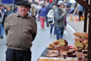 Decenas de caballos, vacas y ovejas, en la Feria de Elizondo