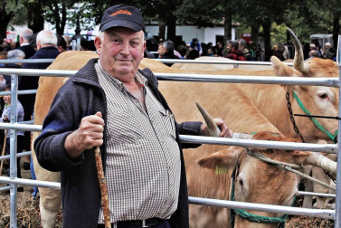 Decenas de caballos, vacas y ovejas, en la Feria de Elizondo