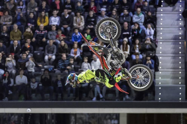Cerca de 7.000 espectadores contemplaron el espectáculo X Gravity ayer en el Navarra Arena