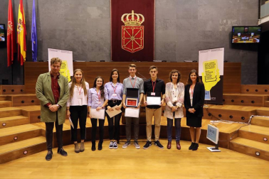 El IES Navarro Villoslada ha ganado esta edición del torneo, organizado por la UPNA y el Parlamento de Navarra