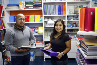 Negocios y comercios en la calle Mayor de Burlada.