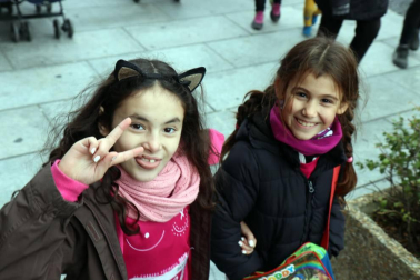 Más de 12.000 personas han participado este domingo en la VII carrera solidaria contra el cáncer de mama en Pamplona, organizada por Saray.